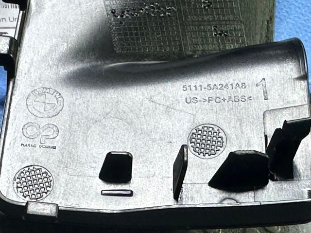 Заглушка буксирувального гака бампера BMW X7 G07 (51115A241A8) 51115A241A8 фото