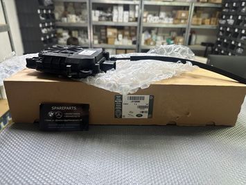Замок дверей з дотяжкою (доводчик) передній Range Rover L405/Sport L494 (LR108980) LR108980 фото