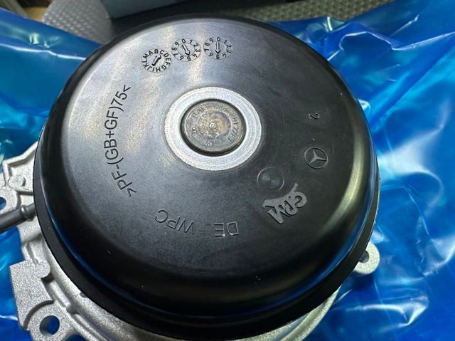 Насос водяной в сборе M654 MERCEDES-BENZ (A6542010010) A6542010010 фото