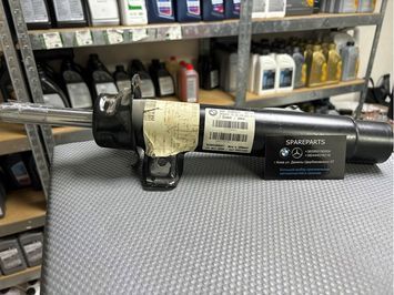 Амортизатор передній лівий BMW (31316789853) 31316789853 фото