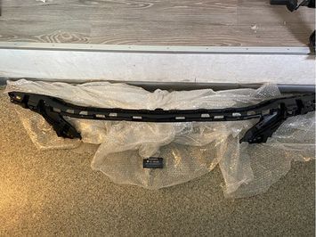 Кронштейн переднього бампера Mercedes W212 (A2128854965) A2128854965 фото
