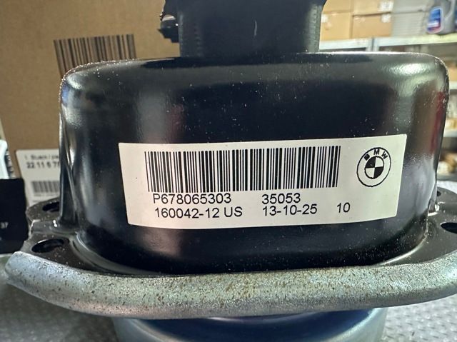 Подушка двигуна ліва/права N63 BMW (22116780653) 22116780653 фото