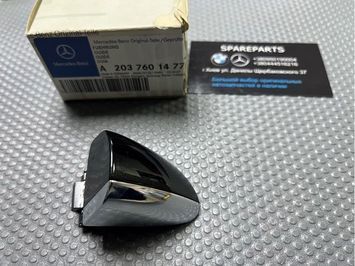 Накладка (куток) ручки дверей Mercedes-Benz (A20376014779999) A20376014779999 фото